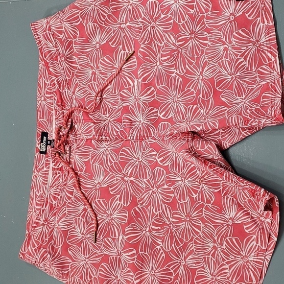 REYN Spooner mens red and white trunks. Size 40. Tie front snd 3 pockets i - Picture 1 of 9